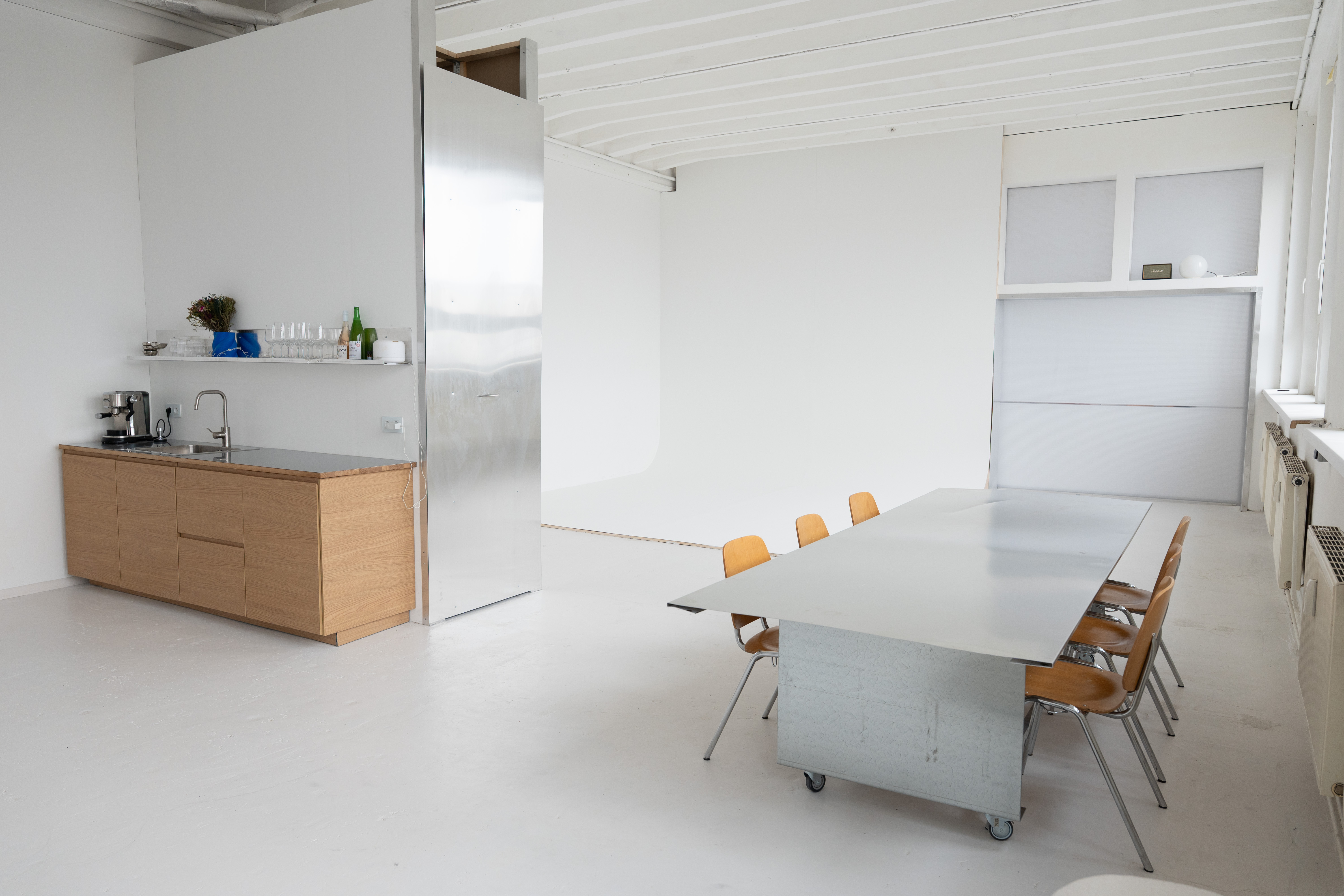 NVRMND Studio Foto Studio Fotostudio Wien Vienna Rent Mietstudio Mieten Tageslicht Daylight Loft Event Location Space Workshop Lastenaufzug Produktionen Produktion production art studio atelier
